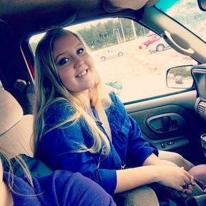 Meet your Posher, Deborah